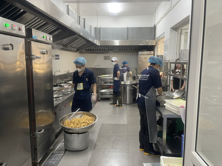 Đảm bảo an toàn thực phẩm, phòng chống ngộ độc tại trường học- Ảnh 1.