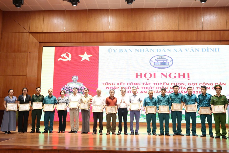 XÃ VÂN ĐÌNH TỔNG KẾT CÔNG TÁC TUYỂN CHỌN, GỌI CÔNG DÂN NHẬP NGŨ VÀ THỰC HIỆN NGHĨA VỤ THAM GIA CÔNG AN NHÂN DÂN NĂM 2026- Ảnh 5.