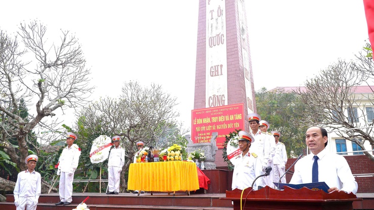 XÃ DÂN HÒA TRANG TRỌNG TỔ CHỨC LỄ TRUY ĐIỆU VÀ AN TÁNG HÀI CỐT LIỆT SĨ NGUYỄN ĐỨC YÊN- Ảnh 6.