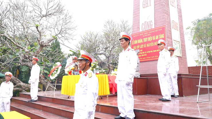 XÃ DÂN HÒA TRANG TRỌNG TỔ CHỨC LỄ TRUY ĐIỆU VÀ AN TÁNG HÀI CỐT LIỆT SĨ NGUYỄN ĐỨC YÊN- Ảnh 1.