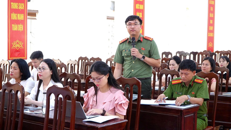 HỘI NGHỊ GIAO BAN BAN CÔNG TÁC 35 ĐẢNG ỦY QUÝ 1 BÁO CÁO VIÊN, CỘNG TÁC VIÊN DƯ LUẬN XÃ HỘI, VÀ BAN CHỈ ĐẠO THỰC HIỆN DÂN CHỦ CƠ SỞ XÃ DÂN HÒA- Ảnh 6.