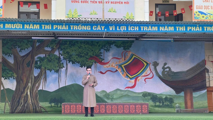 XÃ VĨNH THANH BIỂU DIỄN NGHỆ THUẬT CHÈO TẠI TRƯỜNG THCS VĨNH NGỌC- Ảnh 1.