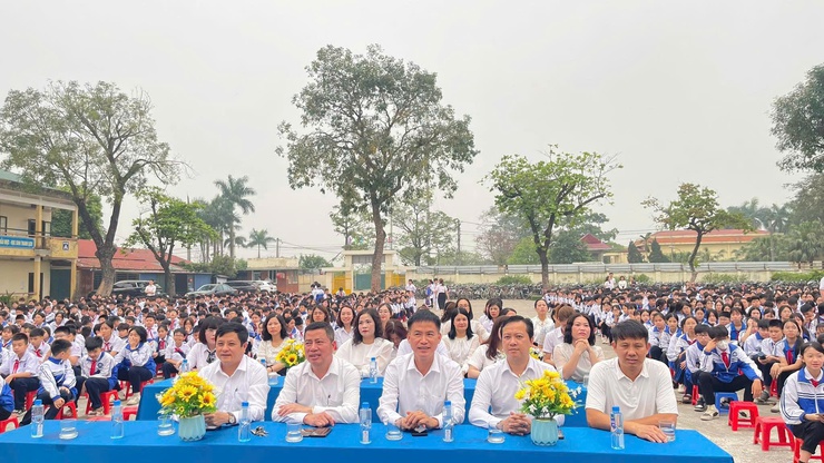 XÃ VĨNH THANH BIỂU DIỄN NGHỆ THUẬT CHÈO TẠI TRƯỜNG THCS VĨNH NGỌC- Ảnh 2.