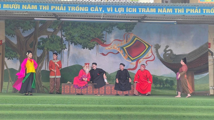 XÃ VĨNH THANH BIỂU DIỄN NGHỆ THUẬT CHÈO TẠI TRƯỜNG THCS VĨNH NGỌC- Ảnh 4.