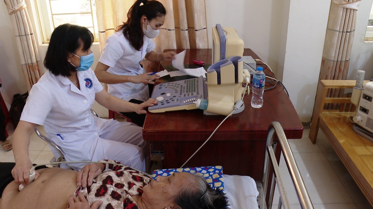 XÃ ỨNG HÒA TỔ CHỨC KHÁM SỨC KHỎE CHO NGƯỜI CAO TUỔI NHÂN NGÀY SỨC KHỎE TOÀN DÂN 7/4.- Ảnh 2.