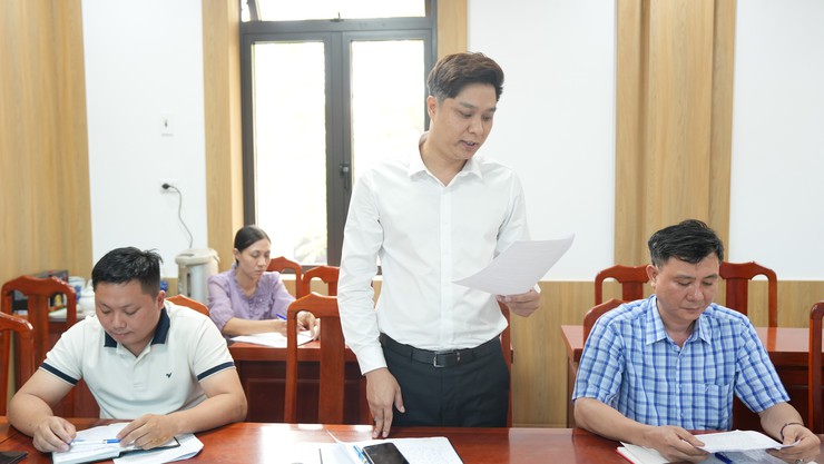 Đồng chí Bí thư Đảng uỷ, Chủ tịch HĐND xã làm việc với Ban Thường trực UB MTTQ và các tổ chức chính trị - xã hội về kết quả công tác quý I, triển khai nhiệm vụ trọng tâm quý II/2026- Ảnh 3.