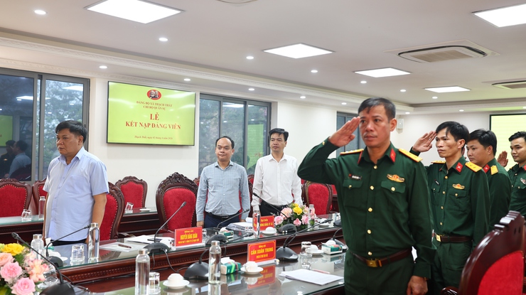 Ban Chỉ huy Quân sự xã Thạch Thất tổ chức Lễ kết nạp Đảng viên mới năm 2026- Ảnh 3.