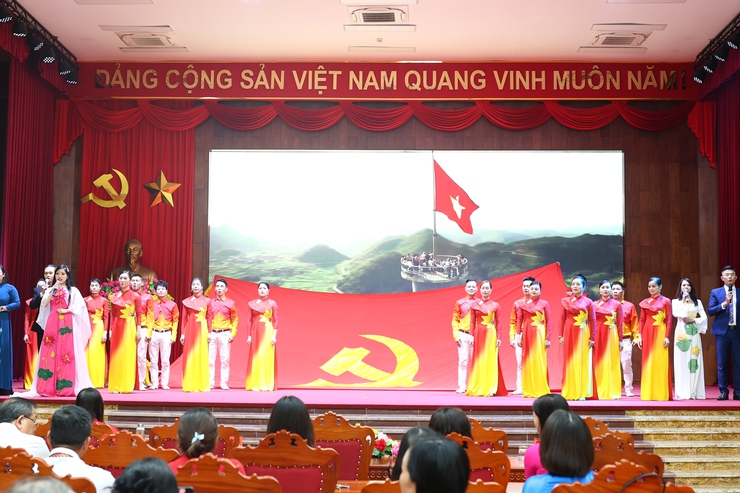 Thạch Thất tổng kết cuộc bầu cử đại biểu Quốc hội khóa XVI và đại biểu HĐND các cấp nhiệm kỳ 2026-2031- Ảnh 16.
