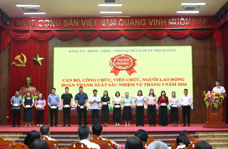 QUÁN TRIỆT, TRIỂN KHAI CÁC VĂN BẢN MỚI CỦA BAN THƯỜNG VỤ THÀNH ỦY HÀ NỘI VÀ TUYÊN DƯƠNG, KHEN THƯỞNG 41 CÁN BỘ, CÔNG CHỨC, VIÊN CHỨC, LAO ĐỘNG HỢP ĐỒNG HOÀN THÀNH XUẤT SẮC NHIỆM VỤ THÁNG 3/2026- Ảnh 4.