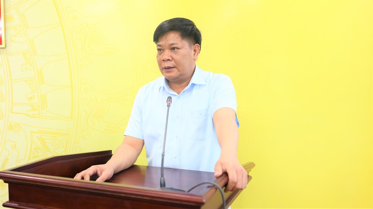 THẠCH THẤT: CÔNG BỐ VÀ TRAO QUYẾT ĐỊNH VỀ CÔNG TÁC CÁN BỘ- Ảnh 1.