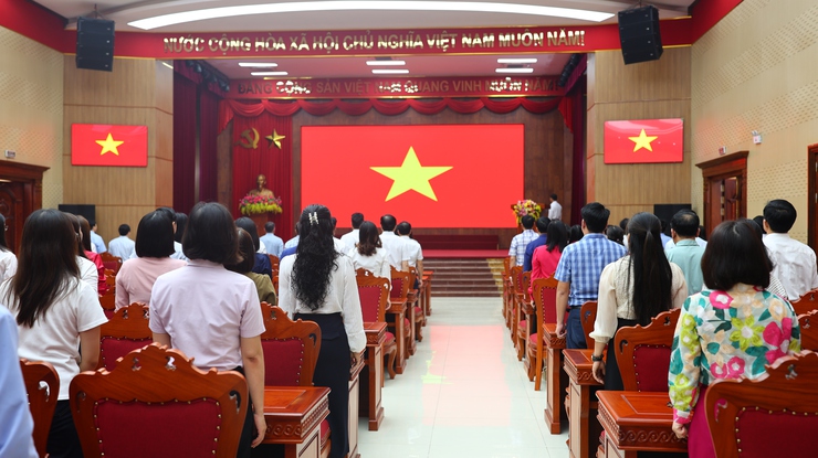 QUÁN TRIỆT, TRIỂN KHAI CÁC VĂN BẢN MỚI CỦA BAN THƯỜNG VỤ THÀNH ỦY HÀ NỘI VÀ TUYÊN DƯƠNG, KHEN THƯỞNG 41 CÁN BỘ, CÔNG CHỨC, VIÊN CHỨC, LAO ĐỘNG HỢP ĐỒNG HOÀN THÀNH XUẤT SẮC NHIỆM VỤ THÁNG 3/2026- Ảnh 7.