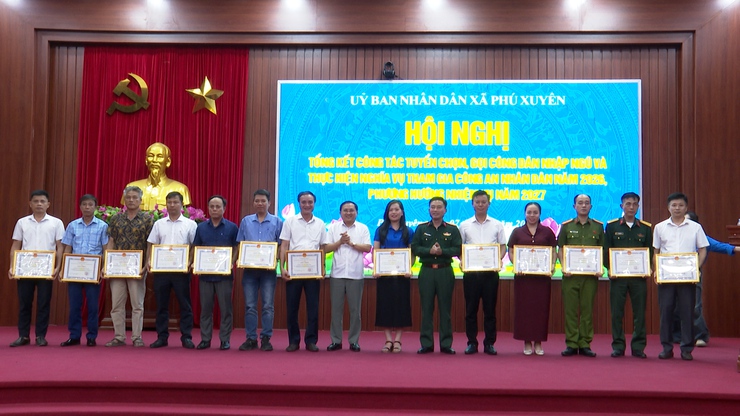 Xã Phú Xuyên tổ chức Hội nghị tổng kết công tác tuyển chọn, gọi công dân nhập ngũ và thực hiện nghĩa vụ Công An nhân dân năm 2026; phương hướng nhiệm vụ năm 2027- Ảnh 10.