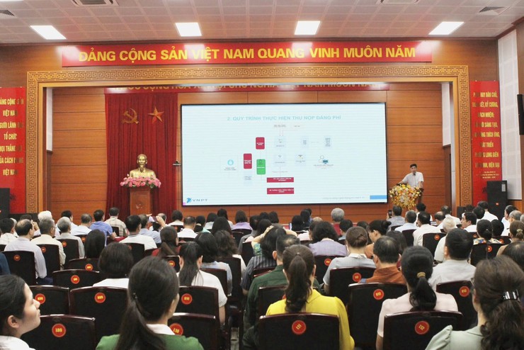 Phường Long Biên đẩy mạnh chuyển đổi số trong công tác Đảng- Ảnh 5.