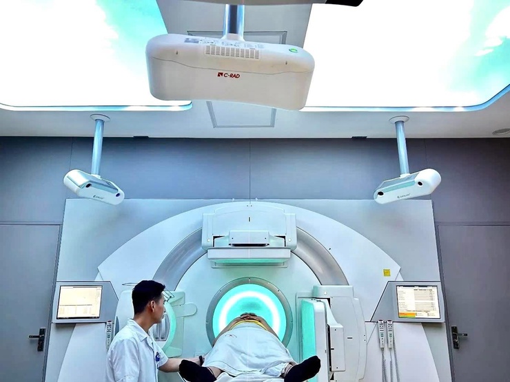 Xạ trị không xăm hình định vị: Bước tiến mới tại Bệnh viện Ung Bướu Hà Nội- Ảnh 2.