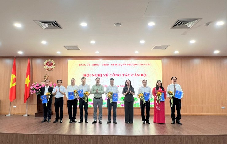 THƯỜNG TRỰC HĐND PHƯỜNG CẦU GIẤY CÔNG BỐ NGHỊ QUYẾT KIỆN TOÀN NHÂN SỰ CÁC BAN HĐND NHIỆM KỲ 2026 - 2031- Ảnh 3.