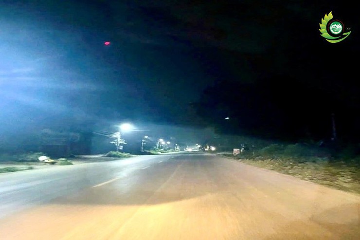 Công an xã Phú Cát tổ chức sơ kết công trình "Thắp sáng đường Quốc lộ 21A" giai đoạn 1- Ảnh 4.