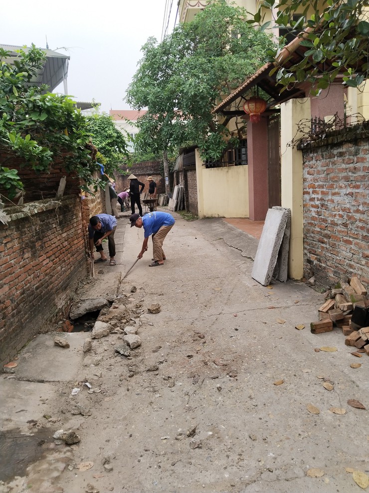 Ngõ Dê, thôn Tích Giang 3 chung sức cải tạo rãnh thoát nước, xây dựng môi trường sống xanh – sạch – đẹp- Ảnh 2.