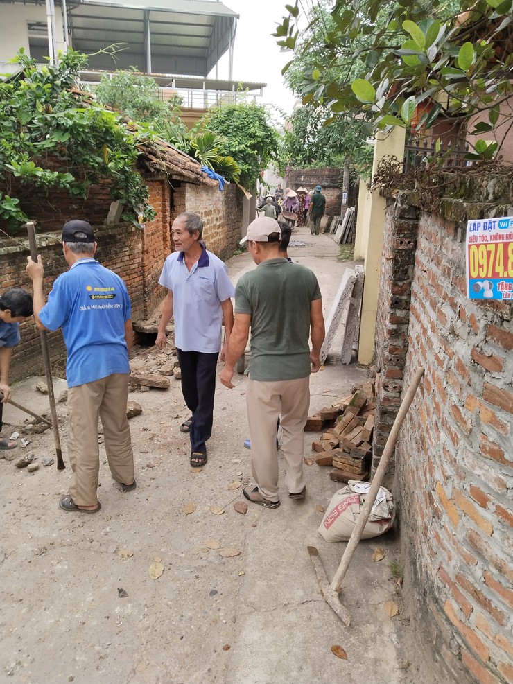 Ngõ Dê, thôn Tích Giang 3 chung sức cải tạo rãnh thoát nước, xây dựng môi trường sống xanh – sạch – đẹp- Ảnh 3.