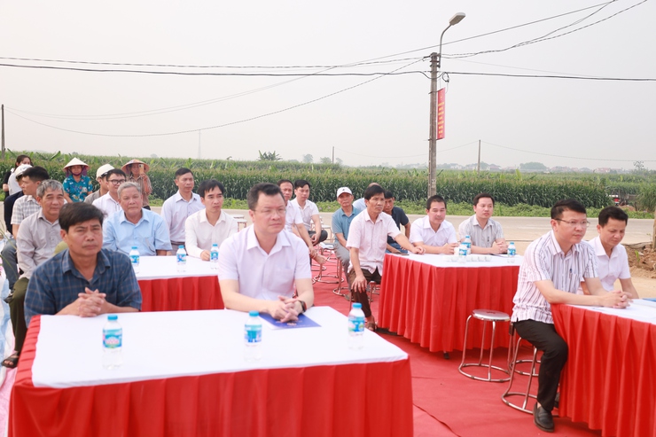 Minh Châu khởi công dự án 35 tỷ đồng cải tạo đường giao thông nội đồng và kênh tưới tiêu- Ảnh 2.