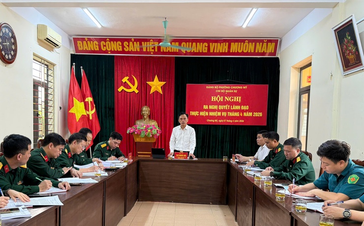 Chi bộ Quân sự phường Chương Mỹ sinh hoạt định kỳ, trao Huân chương Bảo vệ Tổ quốc hạng Nhất- Ảnh 5.