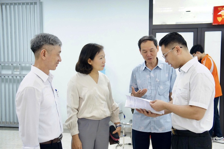 Phường Phú Thượng tổ chức thành công Chương trình khám sức khỏe nhân dân hưởng ứng Ngày Sức khỏe Thế giới (07/4)- Ảnh 1.