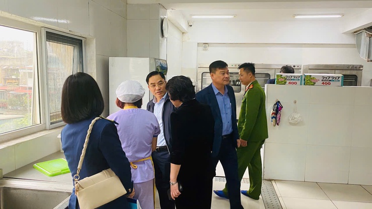 Phường Thanh Liệt tăng cường kiểm tra, giám sát công tác đảm bảo an toàn thực phẩm trong Quý I/2026.- Ảnh 9.