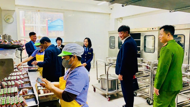 Phường Thanh Liệt tăng cường kiểm tra, giám sát công tác đảm bảo an toàn thực phẩm trong Quý I/2026.- Ảnh 12.