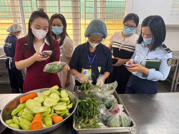 Phường Thanh Liệt tăng cường kiểm tra, giám sát công tác đảm bảo an toàn thực phẩm trong Quý I/2026.- Ảnh 16.