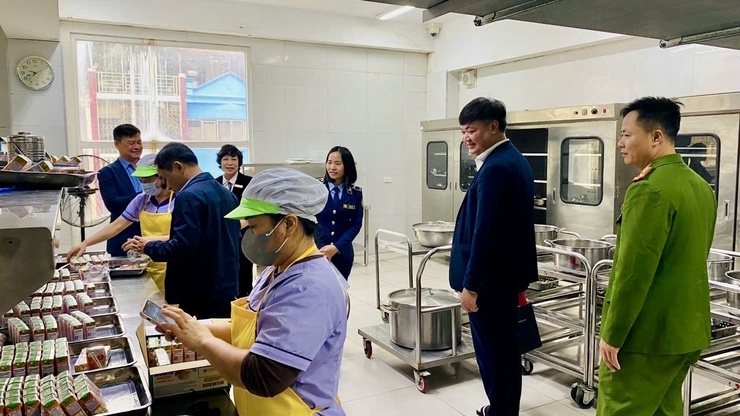 Phường Thanh Liệt tăng cường kiểm tra, giám sát công tác đảm bảo an toàn thực phẩm trong Quý I/2026.- Ảnh 18.