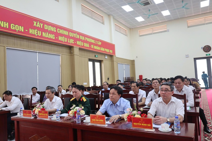 Tiến Thắng: Khen thưởng trong công tác tuyển quân, giáo dục quốc phòng và an ninh- Ảnh 2.