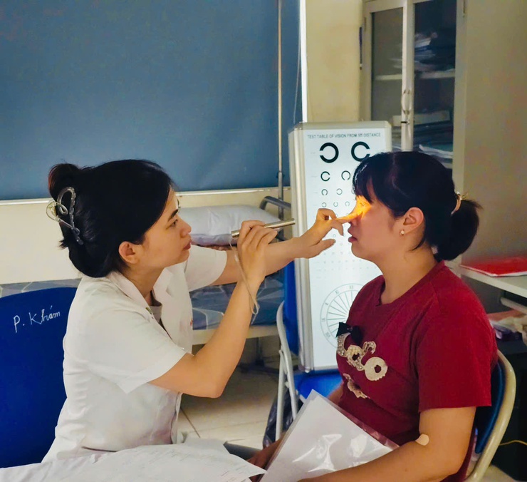 Trạm Y tế Phường Thanh Liệt tổ chức khám sức khỏe cho người tham gia sản xuất, chế biến, kinh doanh thực phẩm và dịch vụ ăn uống trên địa bàn- Ảnh 5.