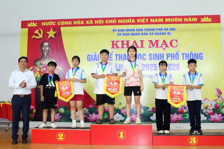 Quảng Bị: Khai mạc Giải thể thao học sinh phổ thông năm học 2025 - 2026- Ảnh 12.