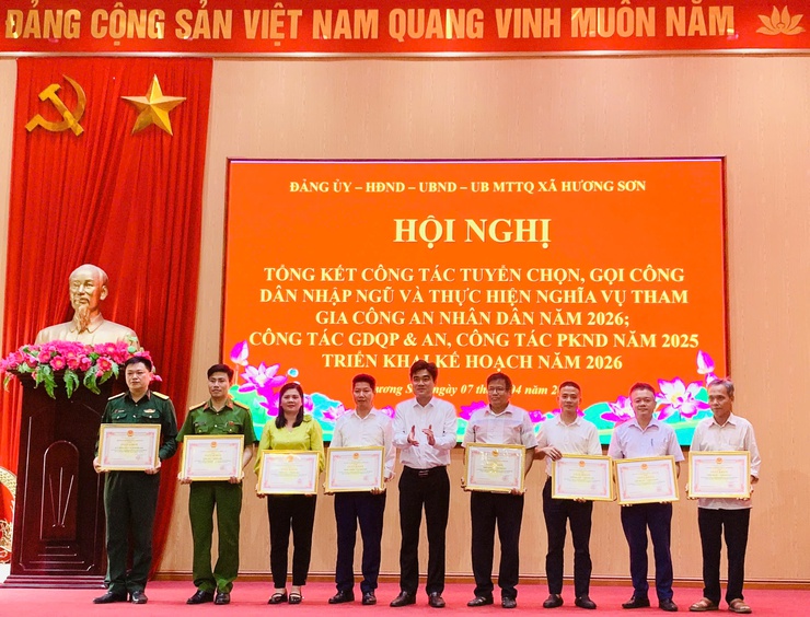 Xã Hương Sơn hoàn thành 100% công tác tuyển quân- Ảnh 5.