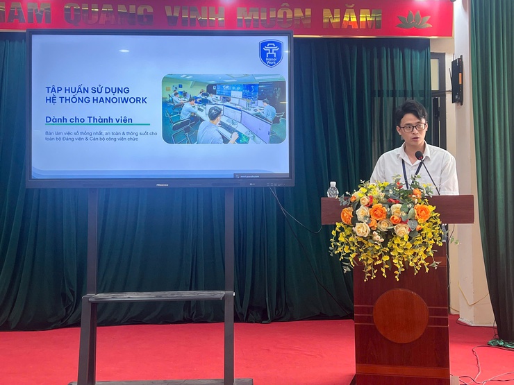 Phường Tây Mỗ đẩy mạnh chuyển đổi số: Tổ chức đào tạo sử dụng mô hình không gian làm việc số (HanoiWork)- Ảnh 3.