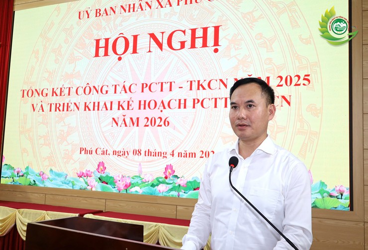 Xã Phú Cát khen thưởng 6 tập thể và 26 cá nhân có thành tích trong công tác PCTT-TKCN năm 2025- Ảnh 2.