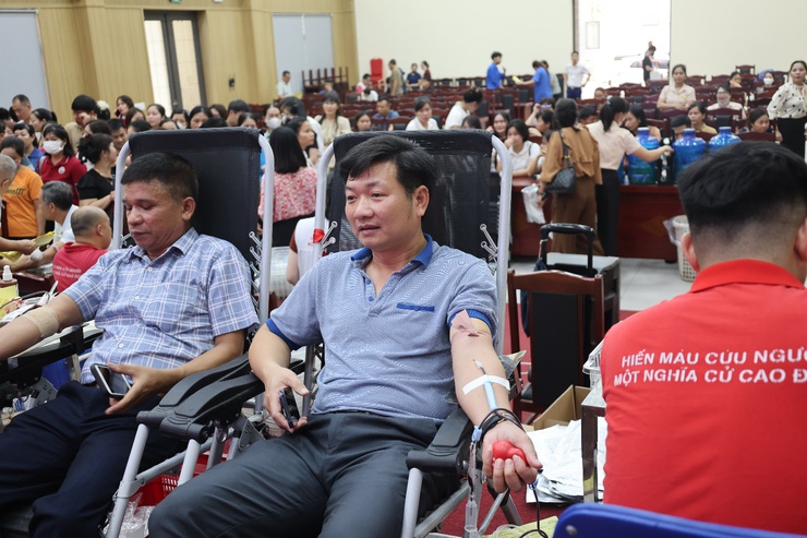 Tiến Thắng rực rỡ sắc đỏ trong ngày hội Hiến máu tình nguyện năm 2026- Ảnh 3.