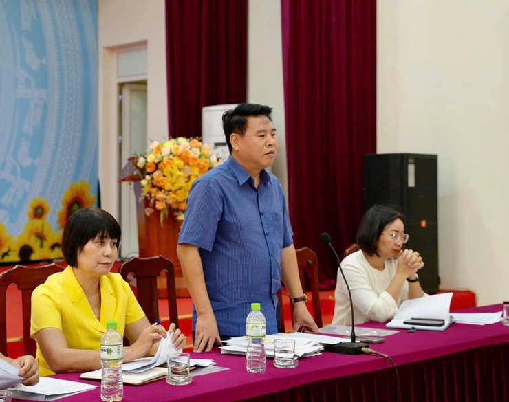 Xã Hồng Vân triển khai kế hoạch giải quyết vi phạm đất đai trong khu vực lòng Sông Hồng trên địa bàn xã.- Ảnh 11.