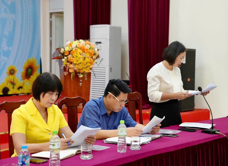 Xã Hồng Vân triển khai kế hoạch giải quyết vi phạm đất đai trong khu vực lòng Sông Hồng trên địa bàn xã.- Ảnh 4.