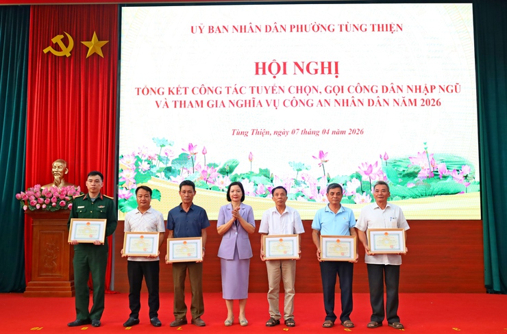 Phường Tùng Thiện tổng kết công tác tuyển chọn, gọi công dân nhập ngũ và thực hiện nghĩa vụ tham gia công an nhân dân năm 2026- Ảnh 4.