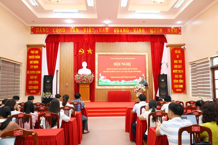 Xã Chương Dương đẩy mạnh chuyển đổi số với tập huấn hệ thống HanoiWork cho hơn 100 cán bộ- Ảnh 1.