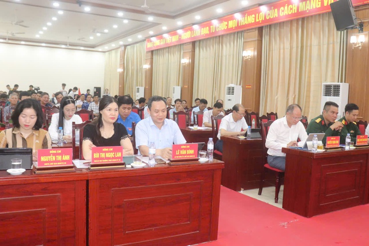 Phượng Dực: Giữ vững thế trận quốc phòng toàn dân và hoàn thành 100% chỉ tiêu tuyển quân- Ảnh 1.