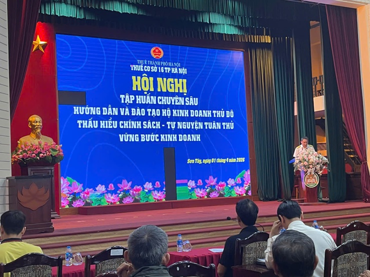Thuế cơ sở 16 tập huấn hộ, cá nhân kinh doanh: “Thấu hiểu chính sách, tự nguyện tuân thủ, vững bước kinh doanh”- Ảnh 1.