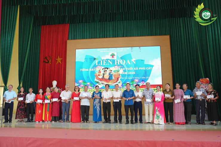 PHÚ CÁT TỔ CHỨC THÀNH CÔNG LIÊN HOAN "TIẾNG HÁT DÂN CA NGƯỜI CAO TUỔI" LẦN THỨ NHẤT NĂM 2026- Ảnh 10.