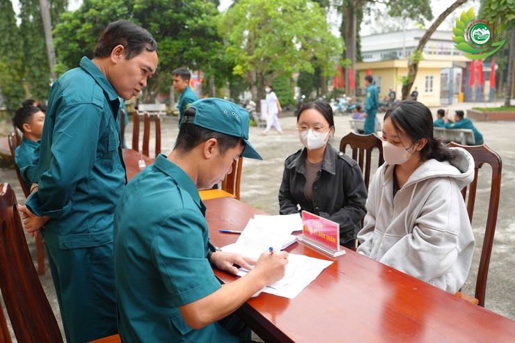 Phú Cát tổ chức đăng ký nghĩa vụ quân sự, phương tiện kỹ thuật dự bị và dân quân tự vệ năm 2026- Ảnh 3.