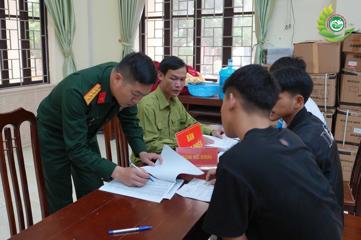 Phú Cát tổ chức đăng ký nghĩa vụ quân sự, phương tiện kỹ thuật dự bị và dân quân tự vệ năm 2026- Ảnh 6.