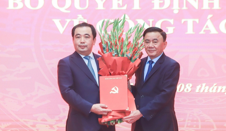 Bộ Chính trị phân công, chỉ định đồng chí Trần Đức Thắng giữ chức Bí thư Thành ủy Hà Nội- Ảnh 1.