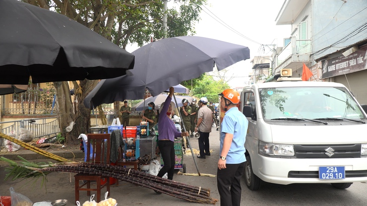 Thanh Oai quyết liệt tháo gỡ "điểm nghẽn" trật tự đô thị- Ảnh 2.