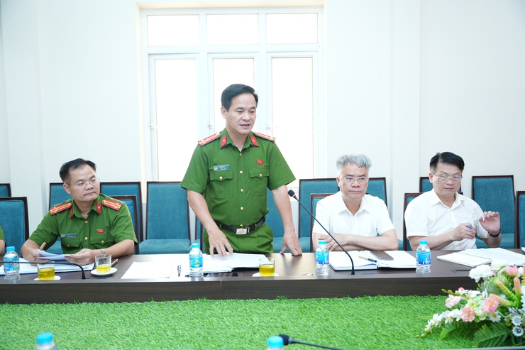 Thường trực Đảng uỷ xã Phù Đổng làm việc với Ban Chỉ huy Quân sự và và Ban Chỉ huy Công An xã Phù Đổng năm 2026- Ảnh 2.