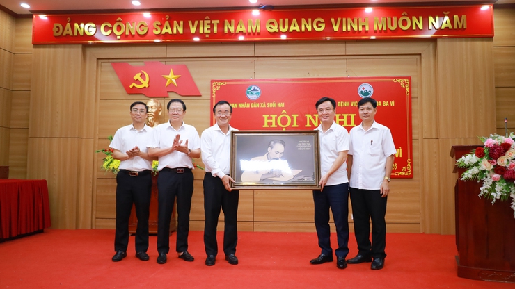 XÃ SUỐI HAI VÀ BỆNH VIỆN ĐA KHOA BA VÌ KÝ GIAO ƯỚC KẾT NGHĨA, CHUNG TAY CHĂM SÓC SỨC KHỎE NHÂN DÂN- Ảnh 6.