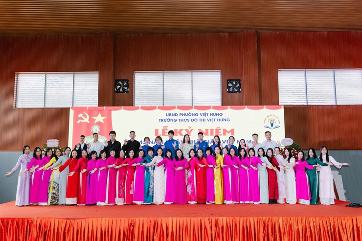 Tập thể điển hình tiêu biểu chi bộ THCS Đô thị Việt Hưng- Ảnh 1.